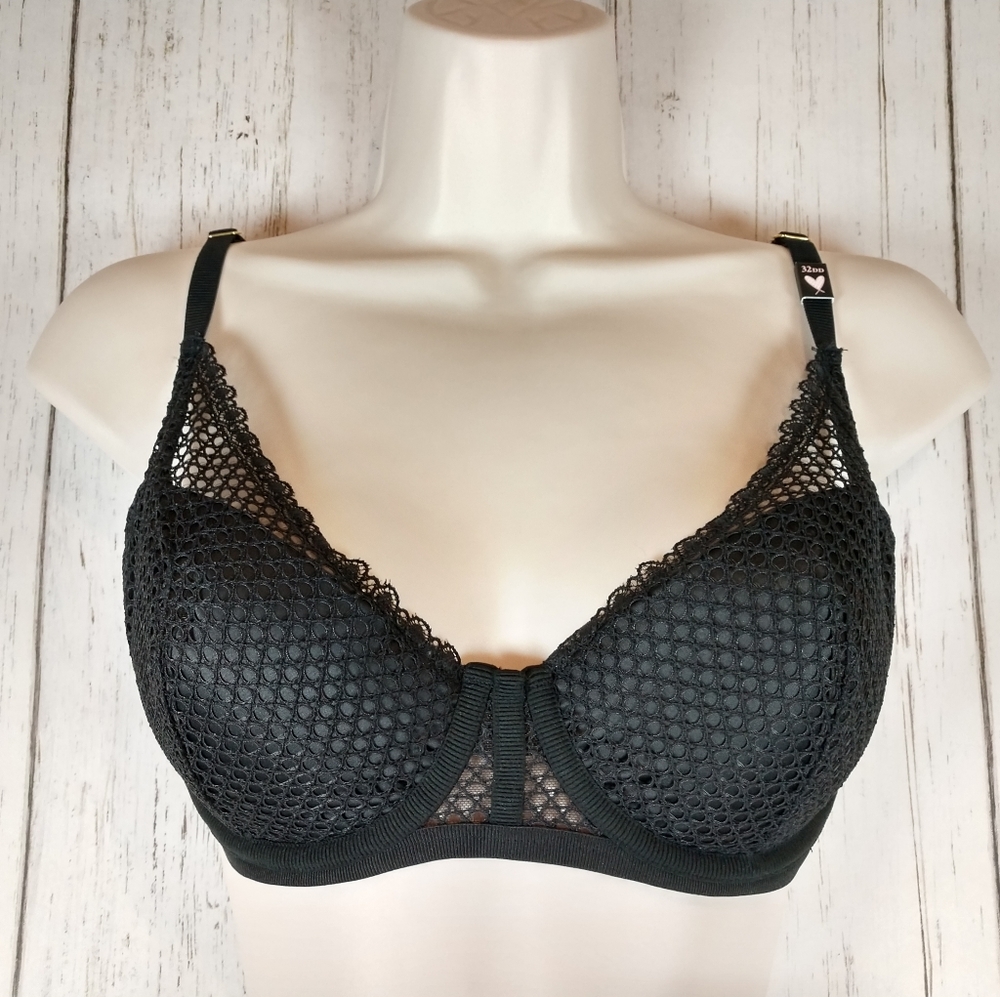 Victoria's Secret Fishnet Lace Push-up Bra - Picture 9 of 9
